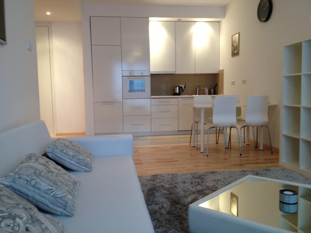 Platinum Towers Apartments Warszawa Rom bilde